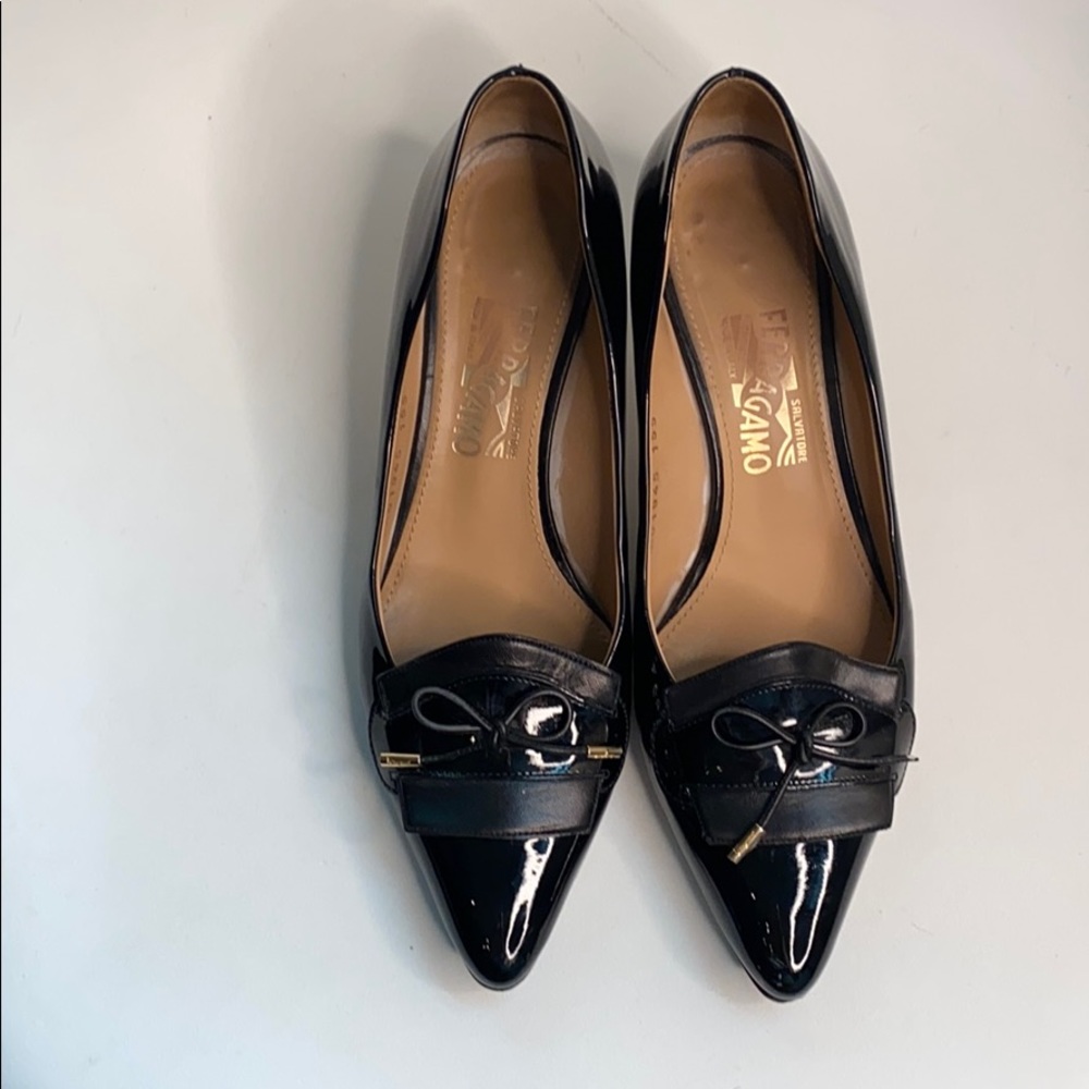 Ferragamo black bow patent kitten heels 8 B - Picture 4 of 16